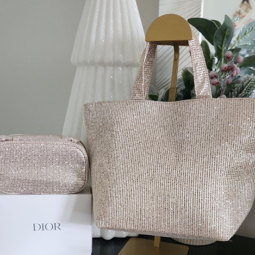 Shimmering Gold Tote and Pouch Set..Perfect For Travel, Gym, Car, Work! - Picture 3 of 7
